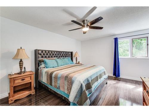 35 Middlemiss Crescent, Cambridge, ON - Indoor Photo Showing Bedroom