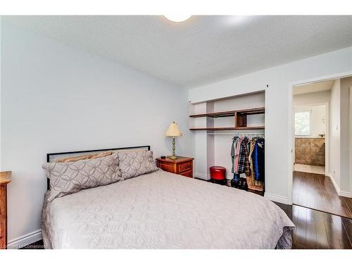 35 Middlemiss Crescent, Cambridge, ON - Indoor Photo Showing Bedroom