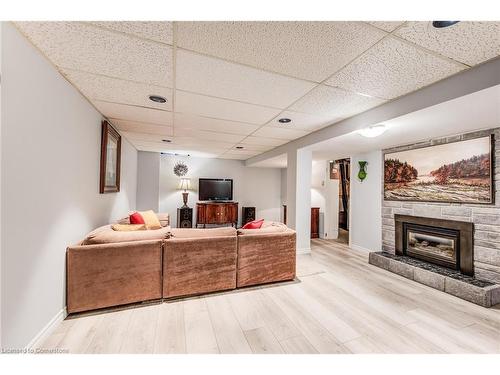 35 Middlemiss Crescent, Cambridge, ON - Indoor Photo Showing Living Room With Fireplace