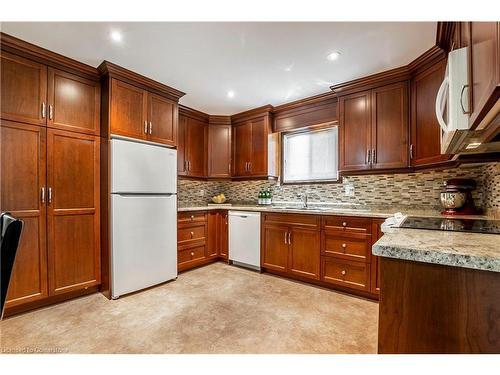 10 Costain Court, Kitchener, ON - Indoor Photo Showing Kitchen