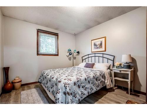 10 Costain Court, Kitchener, ON - Indoor Photo Showing Bedroom