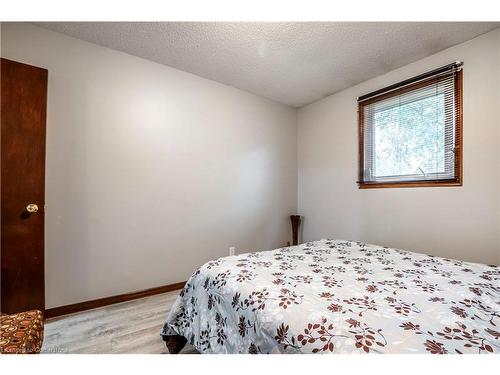 10 Costain Court, Kitchener, ON - Indoor Photo Showing Bedroom