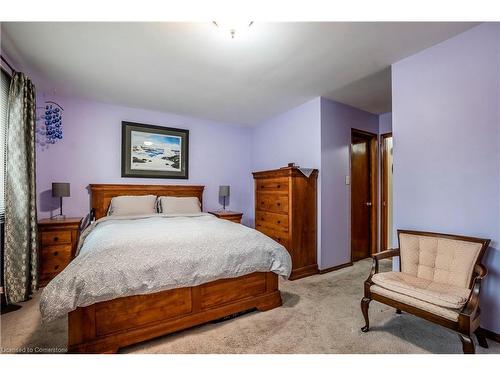 10 Costain Court, Kitchener, ON - Indoor Photo Showing Bedroom