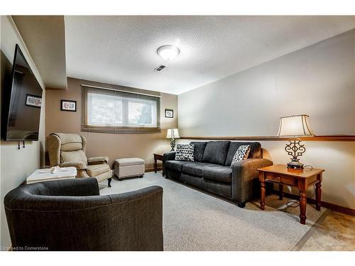 10 Costain Court, Kitchener, ON - Indoor Photo Showing Living Room