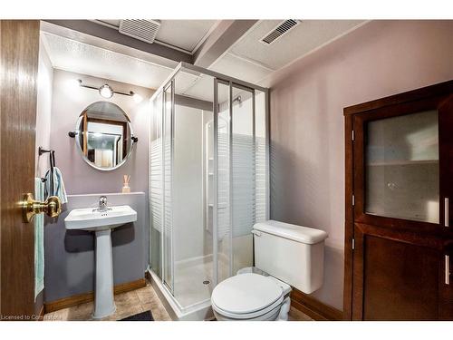 10 Costain Court, Kitchener, ON - Indoor Photo Showing Bathroom