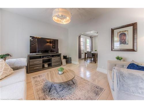 93 Joseph Street, Kitchener, ON - Indoor Photo Showing Living Room