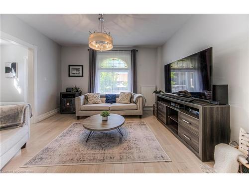 93 Joseph Street, Kitchener, ON - Indoor Photo Showing Living Room