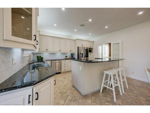 58 West Acres Crescent, Kitchener, ON - Indoor Photo Showing Kitchen With Upgraded Kitchen