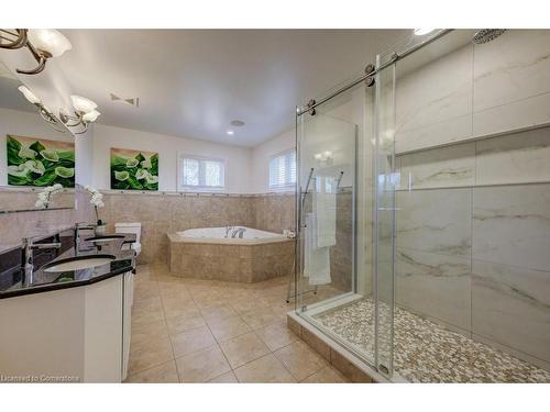 58 West Acres Crescent, Kitchener, ON - Indoor Photo Showing Bathroom