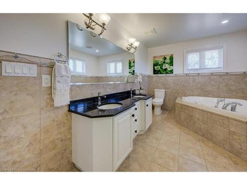 58 West Acres Crescent, Kitchener, ON - Indoor Photo Showing Bathroom