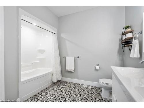 34 North Street W, Tillsonburg, ON - Indoor Photo Showing Bathroom