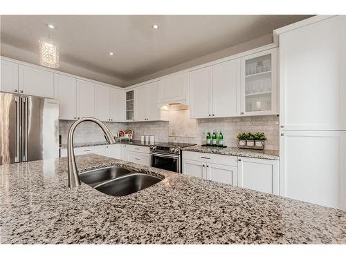 6 Greyhawk Street, Kitchener, ON - Indoor Photo Showing Kitchen With Stainless Steel Kitchen With Double Sink With Upgraded Kitchen