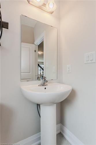 6 Greyhawk Street, Kitchener, ON - Indoor Photo Showing Bathroom