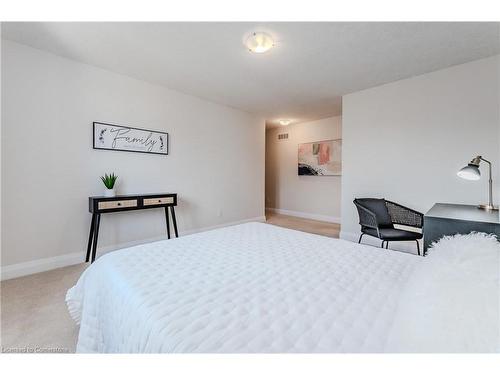 6 Greyhawk Street, Kitchener, ON - Indoor Photo Showing Bedroom