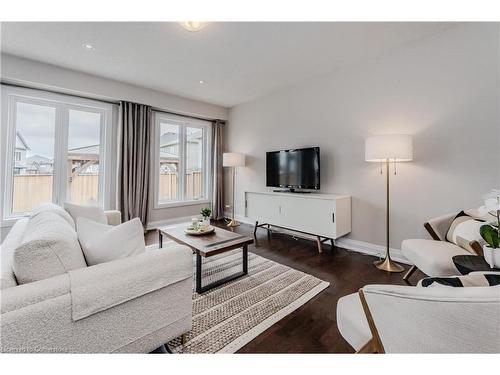 6 Greyhawk Street, Kitchener, ON - Indoor Photo Showing Living Room