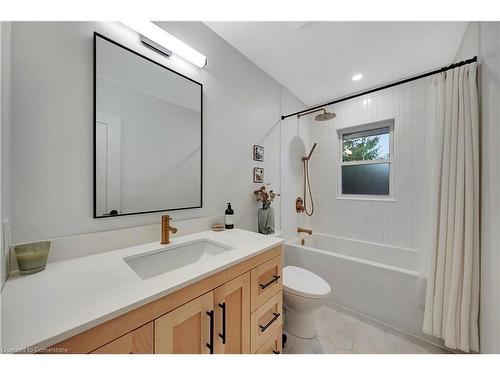 42 Sandra Avenue, Kitchener, ON - Indoor Photo Showing Bathroom