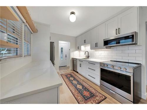 42 Sandra Avenue, Kitchener, ON - Indoor Photo Showing Kitchen With Upgraded Kitchen