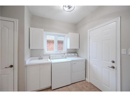 14-87 Stonecroft Way, New Hamburg, ON - Indoor Photo Showing Laundry Room