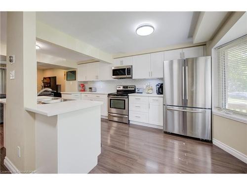 660 Hillview Road, Cambridge, ON - Indoor Photo Showing Kitchen With Stainless Steel Kitchen