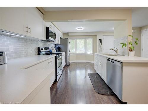 660 Hillview Road, Cambridge, ON - Indoor Photo Showing Kitchen With Stainless Steel Kitchen With Upgraded Kitchen