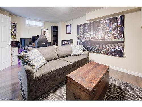 660 Hillview Road, Cambridge, ON - Indoor Photo Showing Living Room