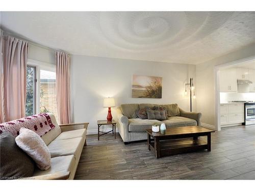 67 Copperfield Drive, Cambridge, ON - Indoor Photo Showing Living Room