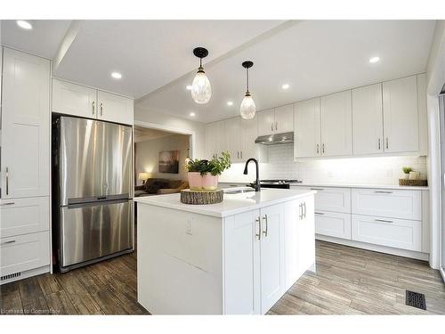 67 Copperfield Drive, Cambridge, ON - Indoor Photo Showing Kitchen With Upgraded Kitchen