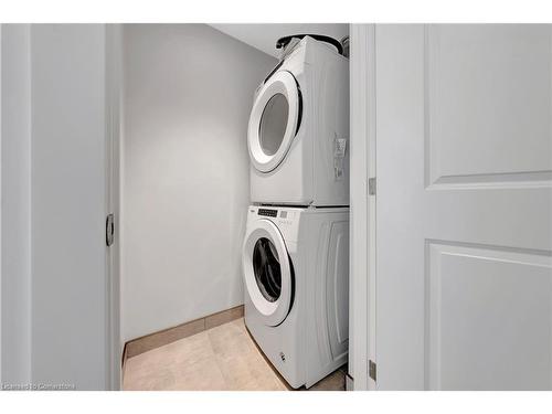 1010-181 King Street South Street, Waterloo, ON - Indoor Photo Showing Laundry Room