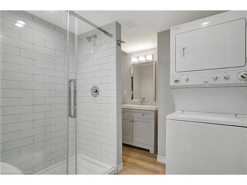 Lower-43 Holm Street, Cambridge, ON - Indoor Photo Showing Laundry Room