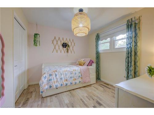 8 Byton Lane, Cambridge, ON - Indoor Photo Showing Bedroom