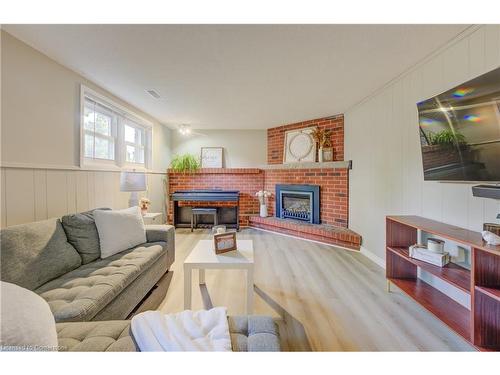 8 Byton Lane, Cambridge, ON - Indoor Photo Showing Living Room With Fireplace