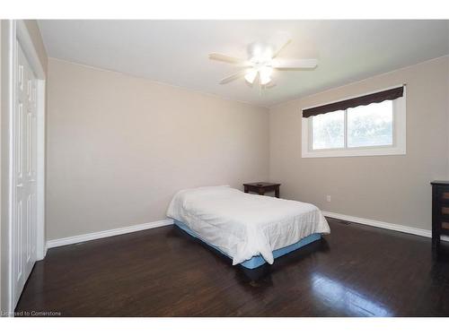 385 Greenbrook Drive, Kitchener, ON - Indoor Photo Showing Bedroom