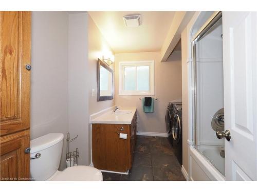 385 Greenbrook Drive, Kitchener, ON - Indoor Photo Showing Bathroom