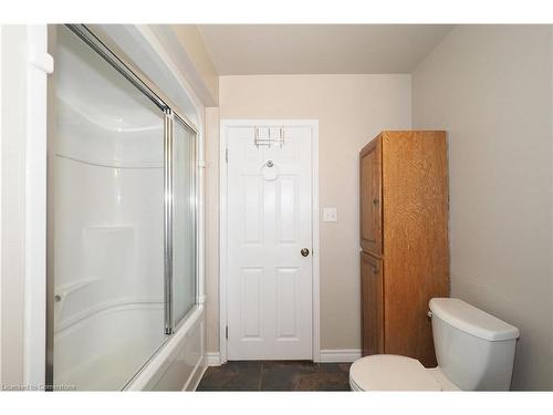 385 Greenbrook Drive, Kitchener, ON - Indoor Photo Showing Bathroom