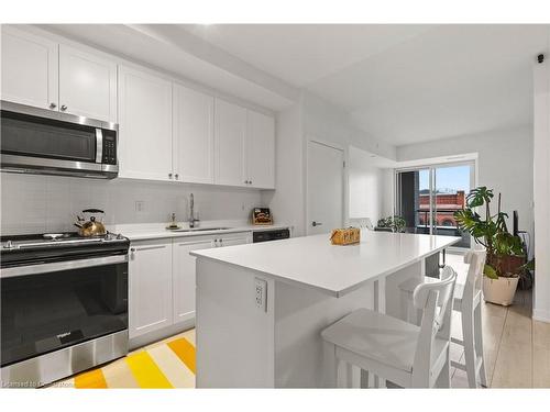 323-55 Duke Street, Kitchener, ON - Indoor Photo Showing Kitchen With Upgraded Kitchen