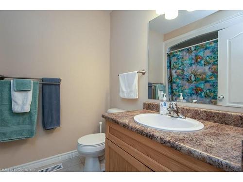 207 Theodore Schuler Boulevard, New Hamburg, ON - Indoor Photo Showing Bathroom