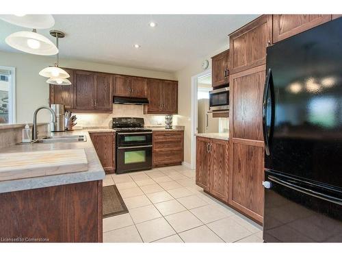 207 Theodore Schuler Boulevard, New Hamburg, ON - Indoor Photo Showing Kitchen With Double Sink