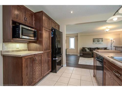 207 Theodore Schuler Boulevard, New Hamburg, ON - Indoor Photo Showing Kitchen