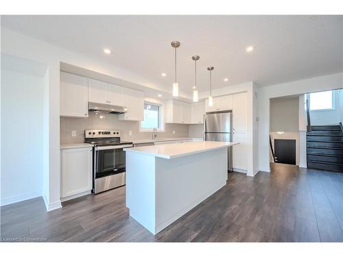 J037-15 Stauffer Woods Trail, Kitchener, ON - Indoor Photo Showing Kitchen With Upgraded Kitchen