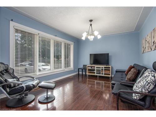 80 Clive Road, Kitchener, ON - Indoor Photo Showing Living Room