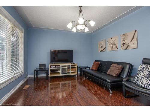 80 Clive Road, Kitchener, ON - Indoor Photo Showing Living Room