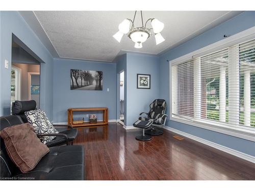 80 Clive Road, Kitchener, ON - Indoor Photo Showing Living Room