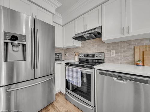 72 Wood Grove Crescent, Cambridge, ON - Indoor Photo Showing Kitchen