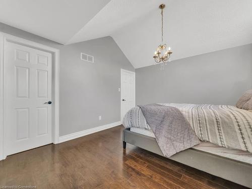 72 Wood Grove Crescent, Cambridge, ON - Indoor Photo Showing Bedroom