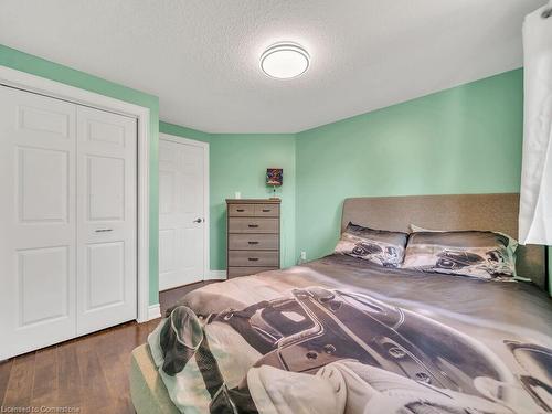 72 Wood Grove Crescent, Cambridge, ON - Indoor Photo Showing Bedroom