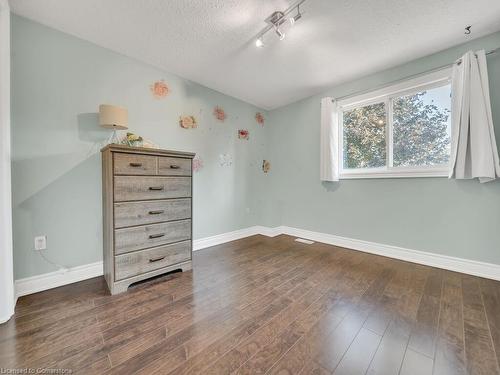 72 Wood Grove Crescent, Cambridge, ON - Indoor Photo Showing Other Room