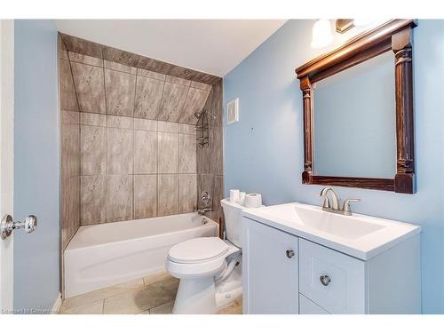 1221 Lobsinger Line, Waterloo, ON - Indoor Photo Showing Bathroom