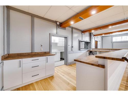 1221 Lobsinger Line, Waterloo, ON - Indoor Photo Showing Kitchen