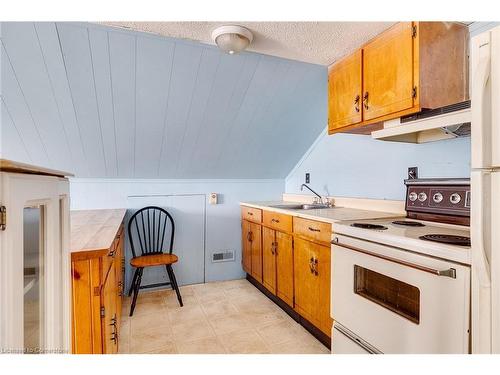 1221 Lobsinger Line, Waterloo, ON - Indoor Photo Showing Kitchen