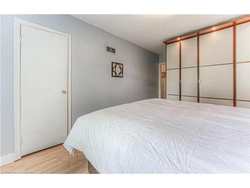 54 Roslin Avenue S, Waterloo, ON - Indoor Photo Showing Bedroom